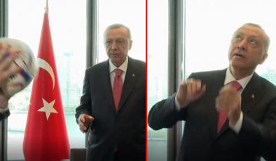 Cumhurbaşkanı Erdoğan, FIFA Lideri Infantino’nun armağan ettiği futbol topuna baş attı