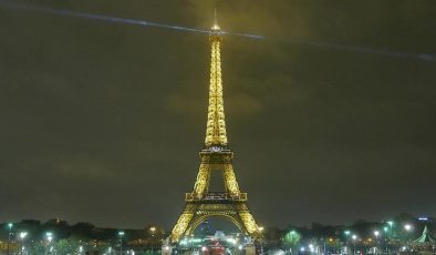 Fransa’da, sembol yapılardaki ışıklar erken söndürülüyor