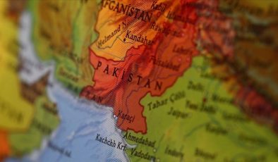 Pakistan’da askeri konvoya intihar saldırısı! Çok sayıda meyyit ve yaralı var