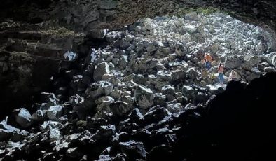 Terörden temizlenen Ağrı Dağı’ndaki ‘Buz Mağarası’ ziyaretçilerini ağırlıyor